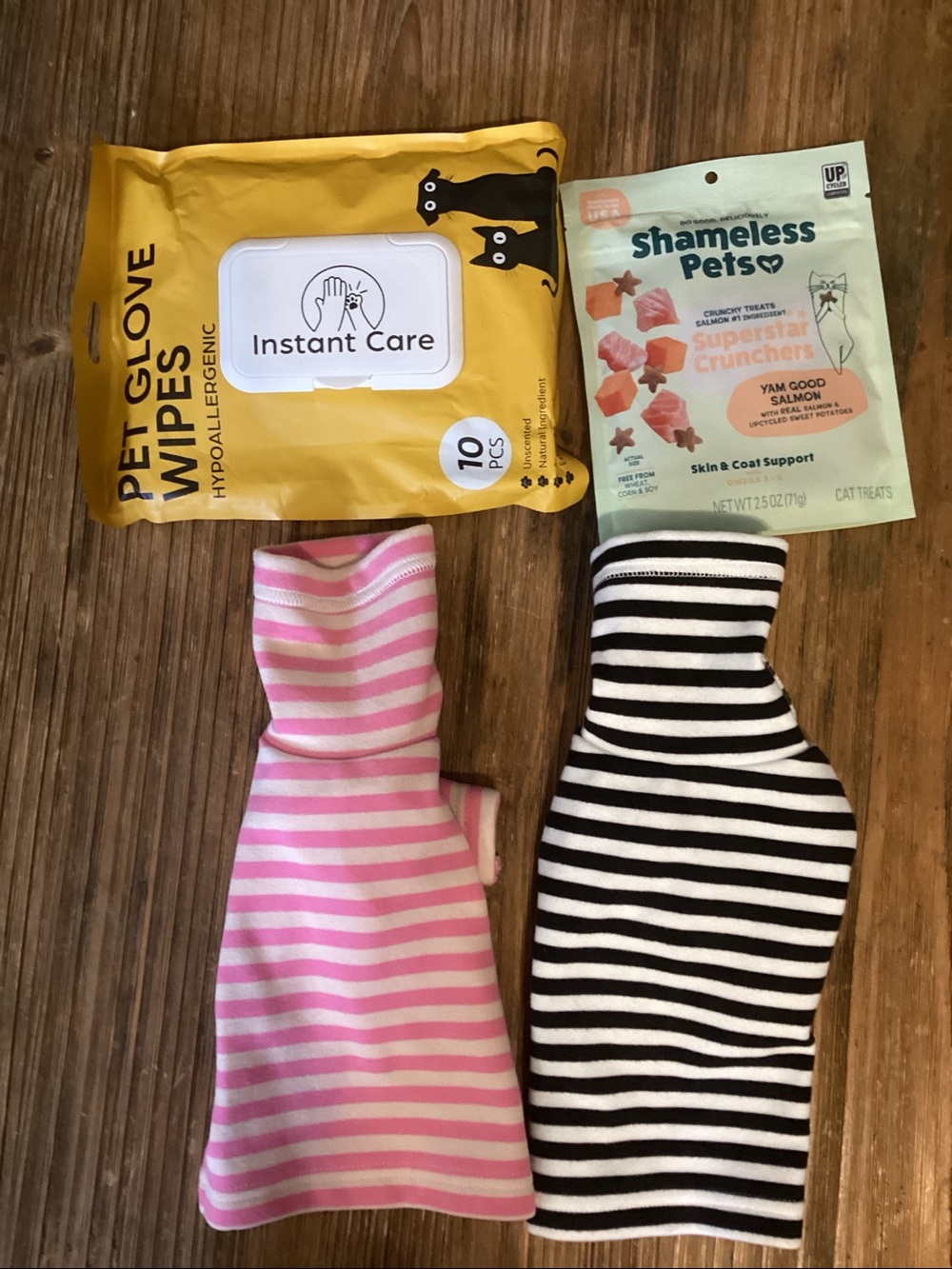 Cat Care Bundle with Pink & Black Striped Small Pet Shirts
wipes and treats